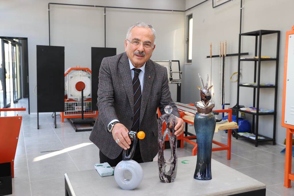 CAM SANATININ EN GÜZEL ÖRNEKLERİ ORDU’DA